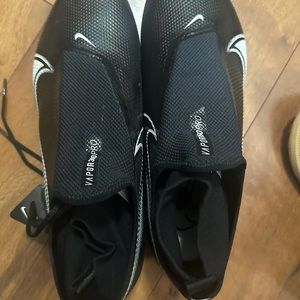 NEW Size 15 Nike Football Cleats